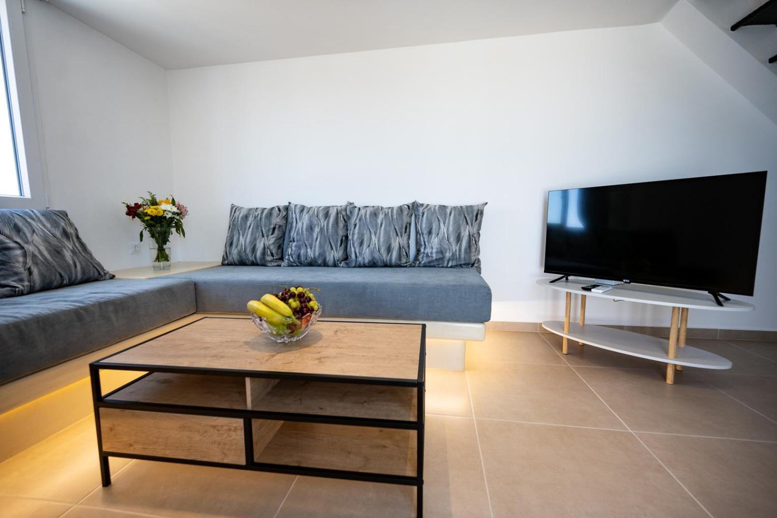 Theophrasti Suites Foinikiá Cameră foto
